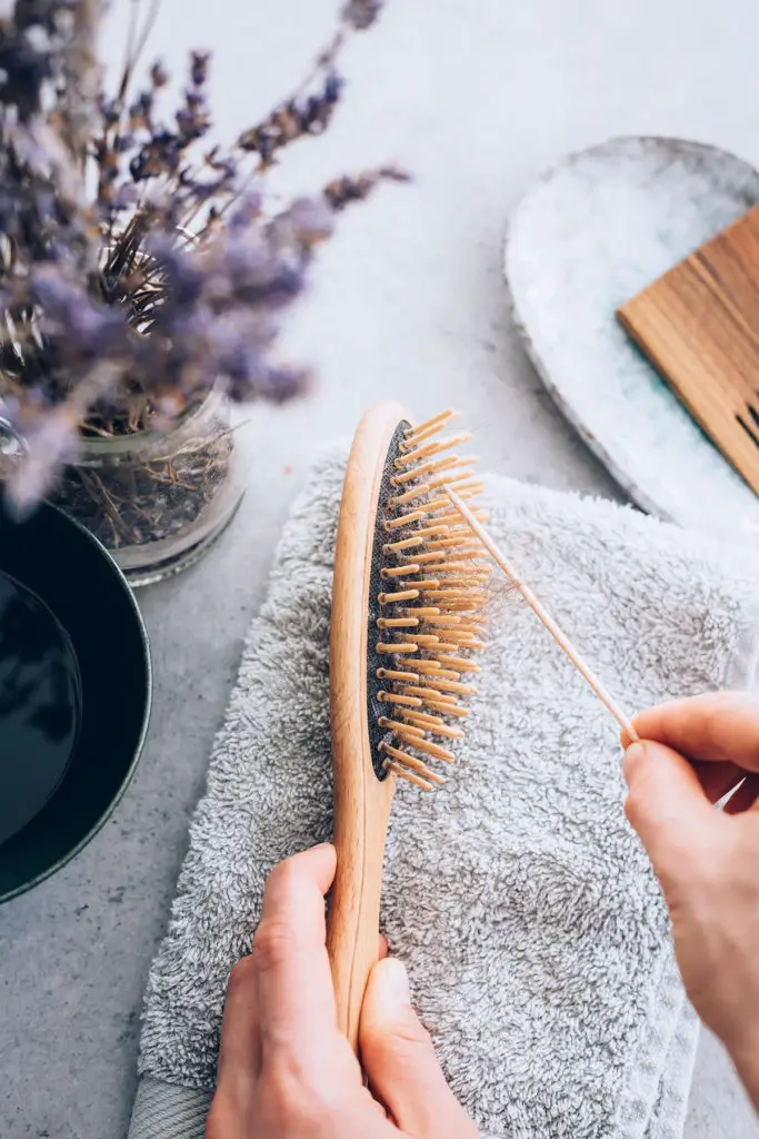 Why Do I See Lint in Hairbrush? How to Get Rid of It?