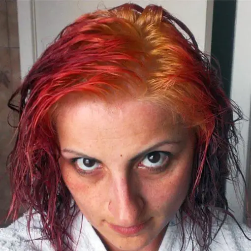 hair turning red when bleached