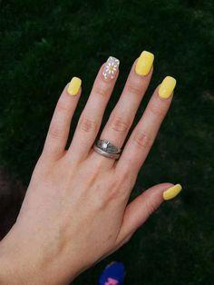yellow flower spring nail design