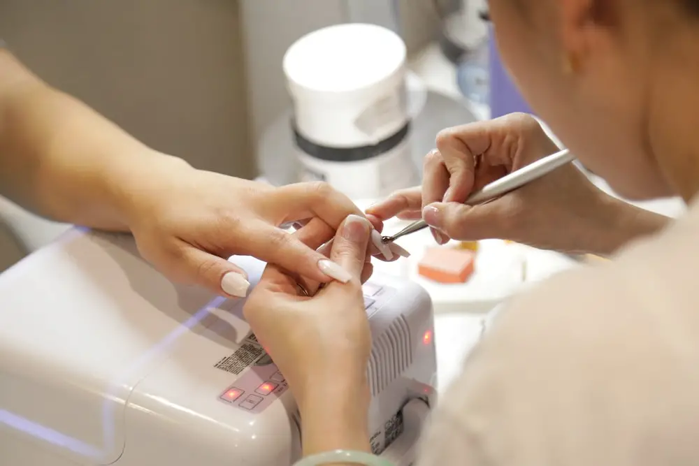 how to remove dip powder nails