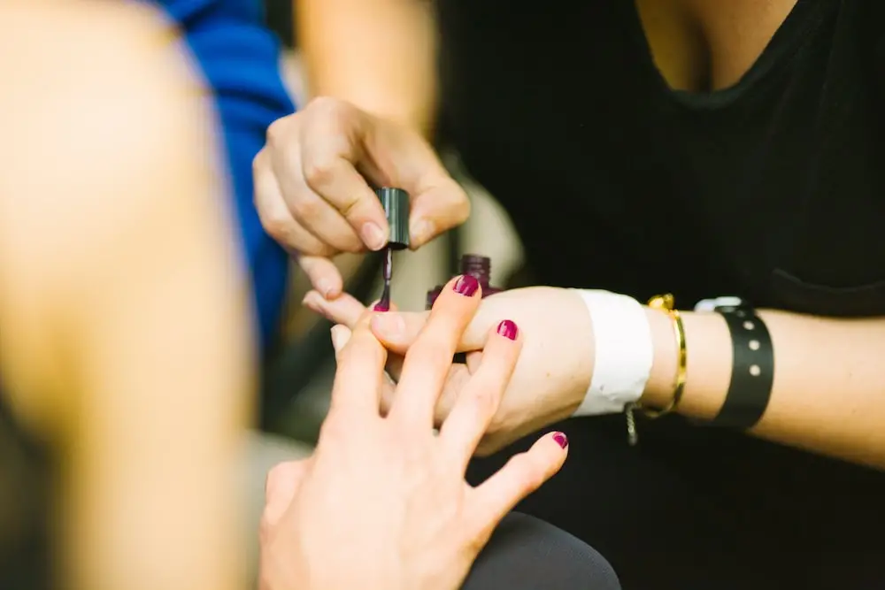 overlay nails vs acrylic